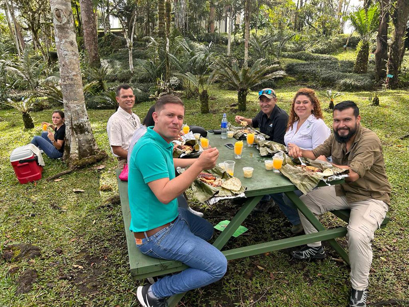 Quetzales y Ballenas, Convenio entre Destinos, Osa y Coto Brus